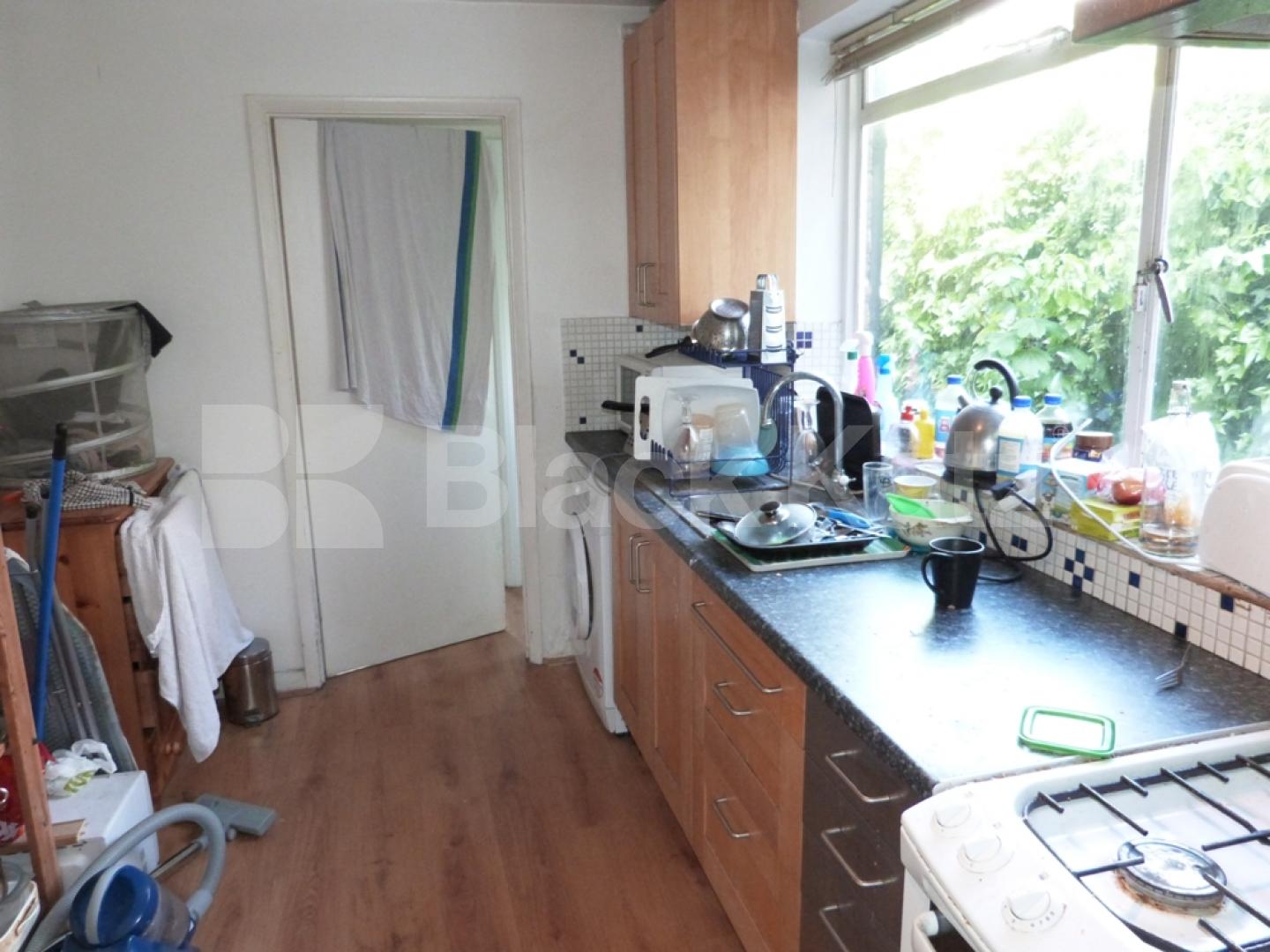 			4 Bedroom, 1 bath, 1 reception House			 Park Road, Crouch End