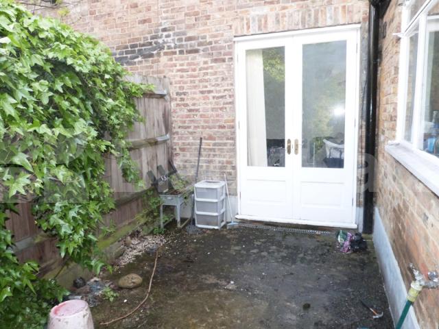 			4 Bedroom, 1 bath, 1 reception House			 Park Road, Crouch End