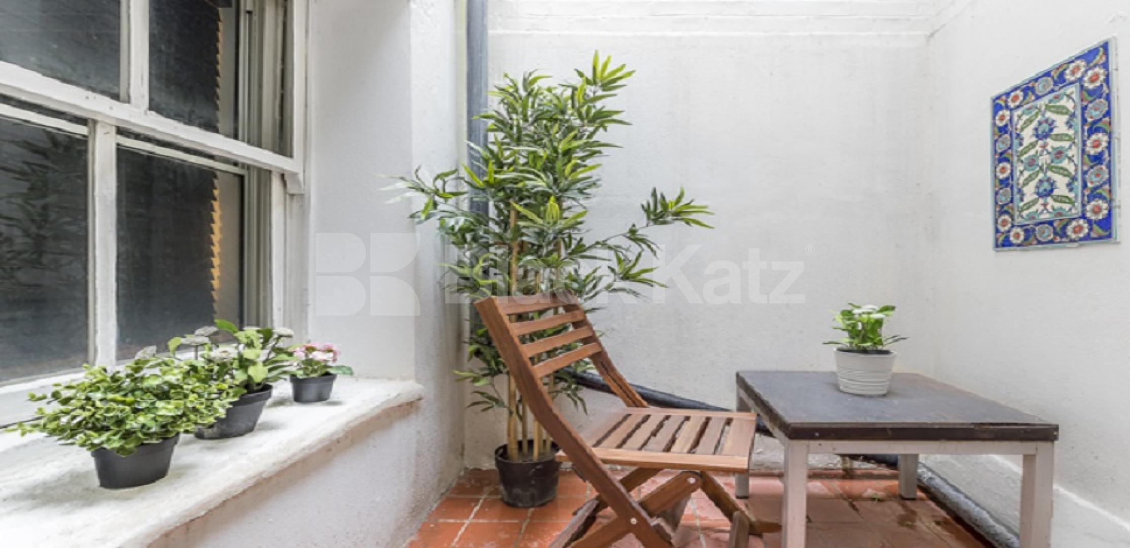 			LET , 1 Bedroom, 1 bath, 1 reception Apartment			 Blackfriars Road, Southwark