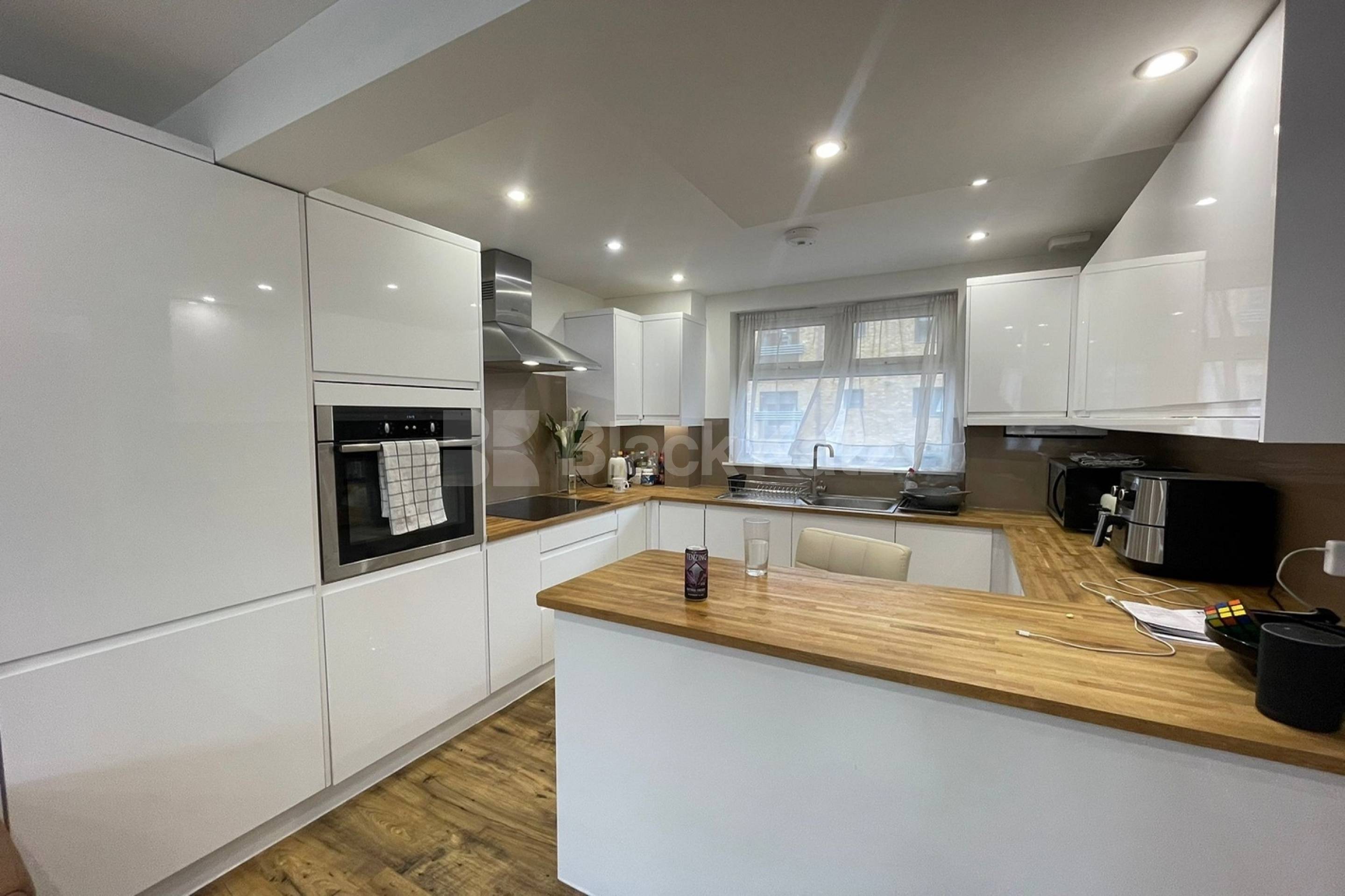 			1 Bedroom, 1 bath, 1 reception Apartment			 Wolseley Street, Shad Thames  SE1