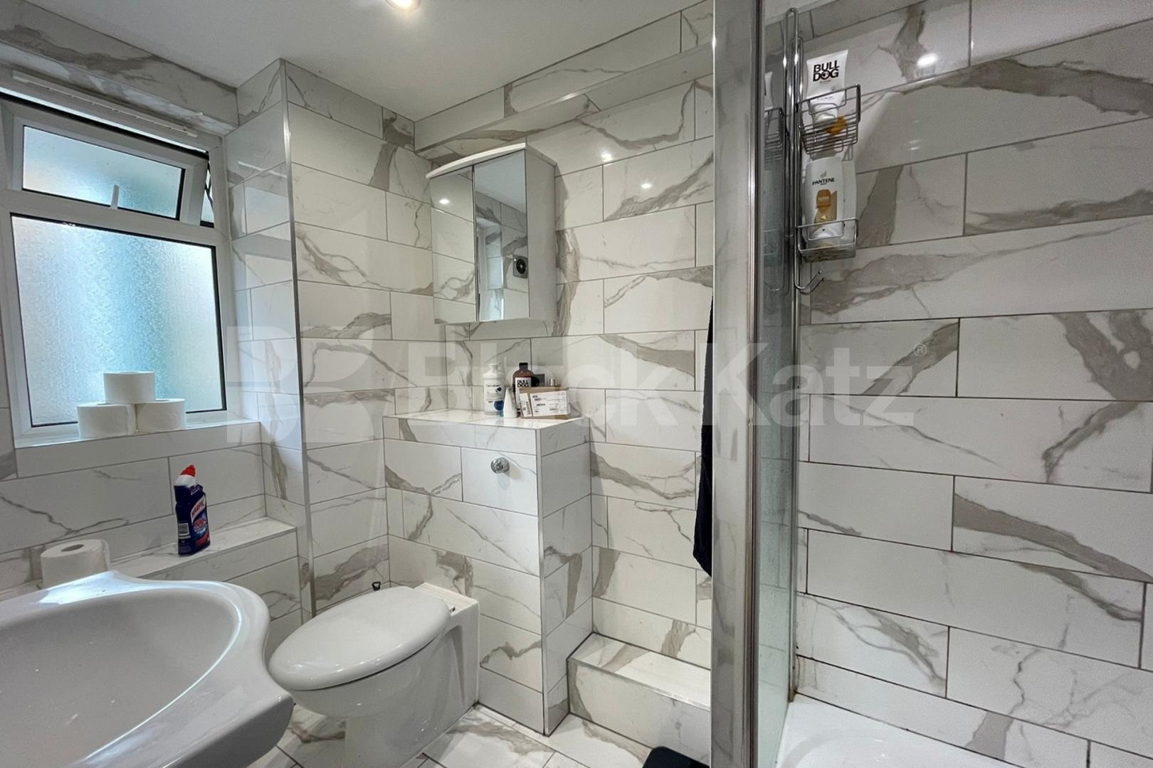 			1 Bedroom, 1 bath, 1 reception Apartment			 Wolseley Street, Shad Thames 