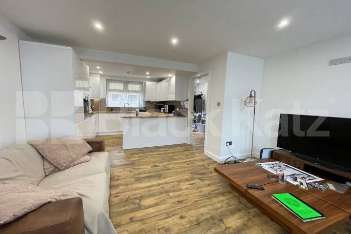 			1 Bedroom, 1 bath, 1 reception Apartment			 Wolseley Street, Shad Thames 