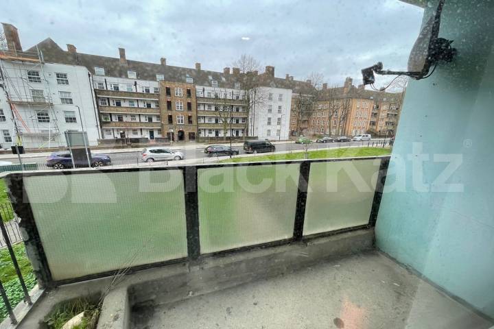 			1 Bedroom, 1 bath, 1 reception Apartment			 Wolseley Street, Shad Thames 