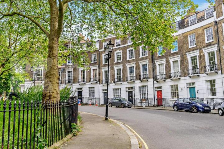 A beautifully presented two-bedroom apartment of approximately 687 sq ft Percy Circus, Kings Cross / Clerkenwell 