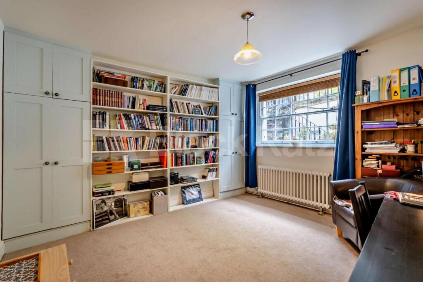 A beautifully presented two-bedroom apartment of approximately 687 sq ft Percy Circus, Kings Cross / Clerkenwell 