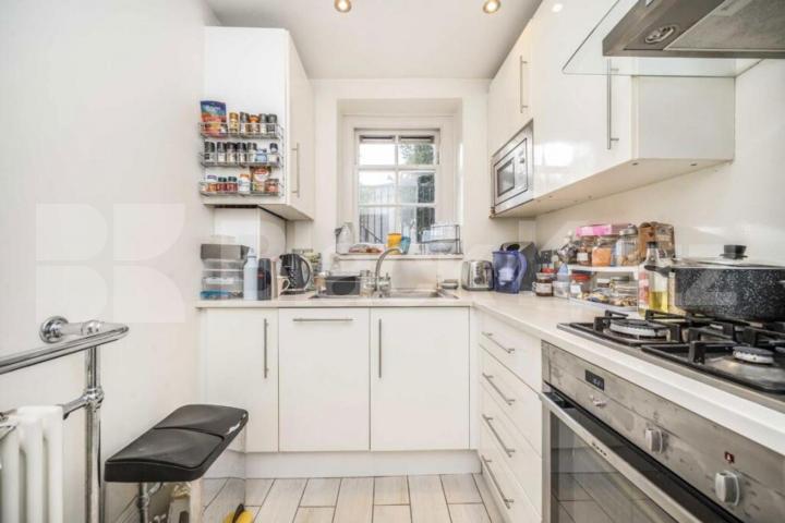 A beautifully presented two-bedroom apartment of approximately 687 sq ft Percy Circus, Kings Cross / Clerkenwell 