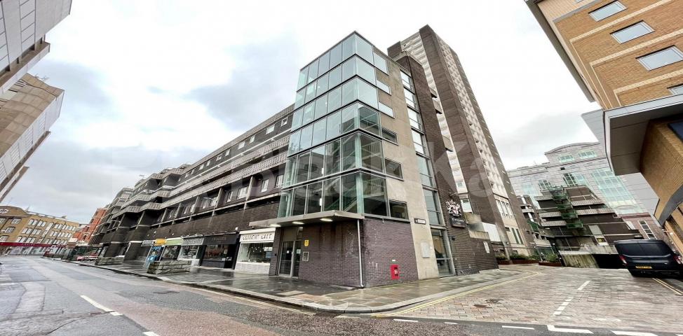 			New Instruction , 1 Bedroom, 1 bath, 1 reception Apartment			 Petticoat Square. Middlesex Street.  , Liverpool Street.