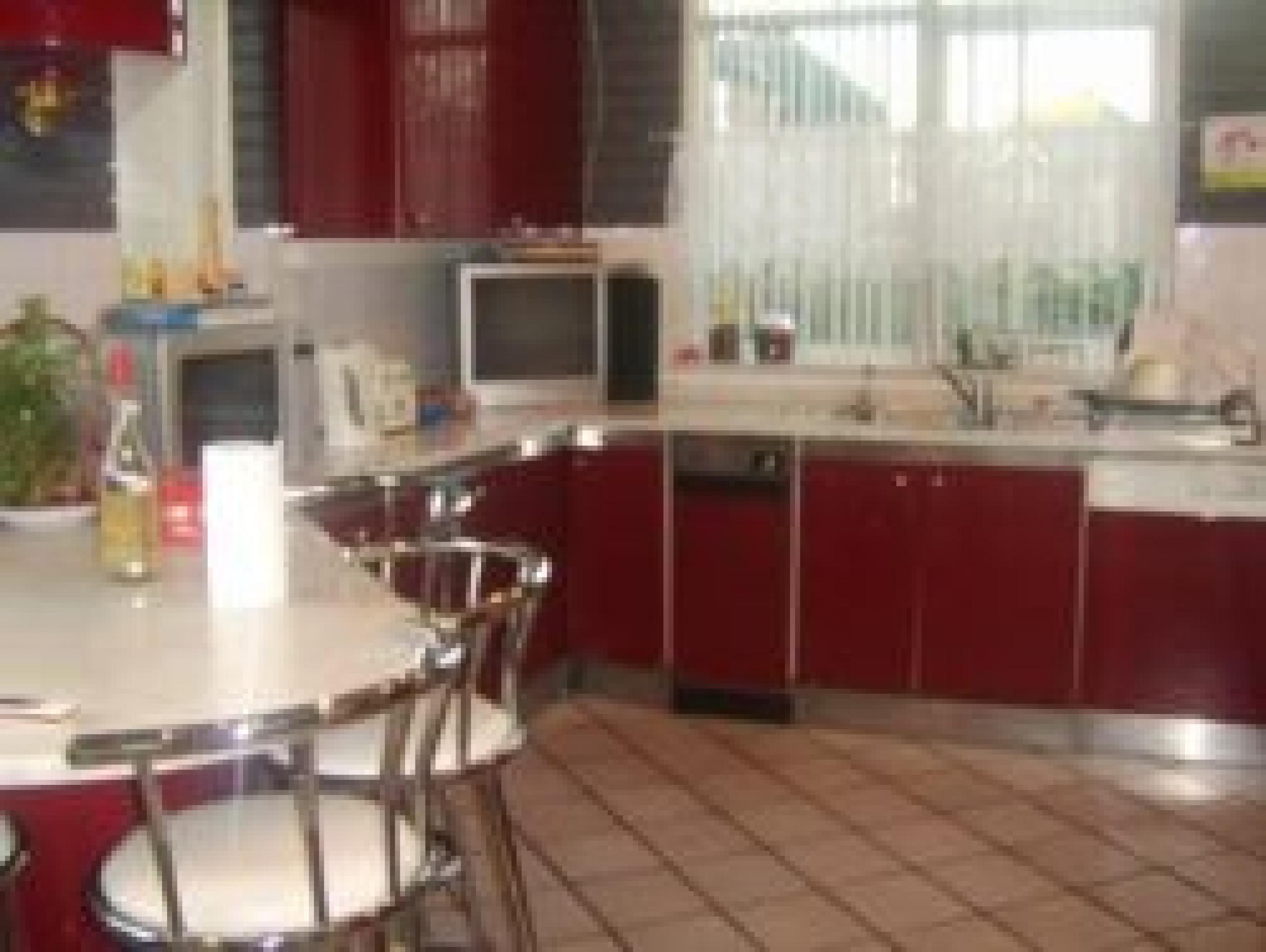 			4 Bedroom, 1 bath, 1 reception House			 Phillimore Gardens, KENSAL GREEN NW10 NW10