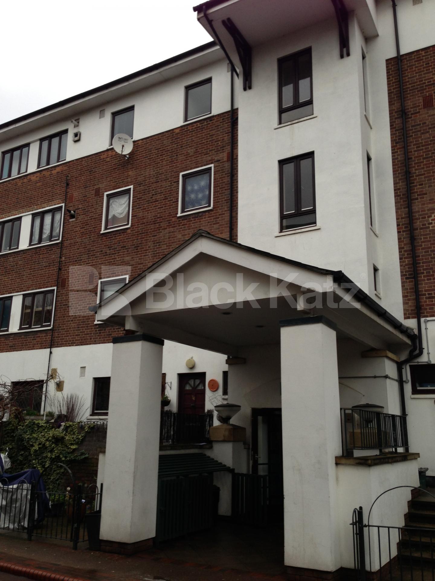 			New instruction!, 1 Bedroom, 1 bath, 1 reception Flat			 Tiber Gardens, KINGS CROSS N1