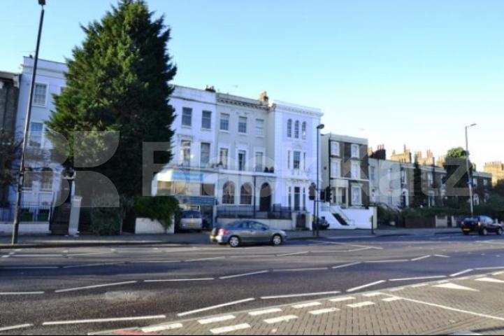 			GOOD FOR 3 SHARERS!, 2 Bedroom, 1 bath, 1 reception Flat			 Holloway Road, HOLLOWAY/ARCHWAY 