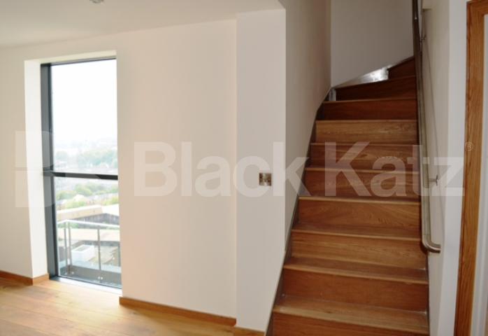 			NEW INSTRUCTION , 3 Bedroom, 1 bath, 1 reception Apartment			 The Pioneer Building  Newington Causeway, Borough/ Elephant and Castle 