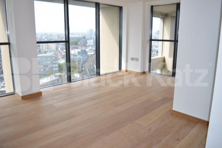 			NEW INSTRUCTION , 3 Bedroom, 1 bath, 1 reception Apartment			 The Pioneer Building  Newington Causeway, Borough/ Elephant and Castle 