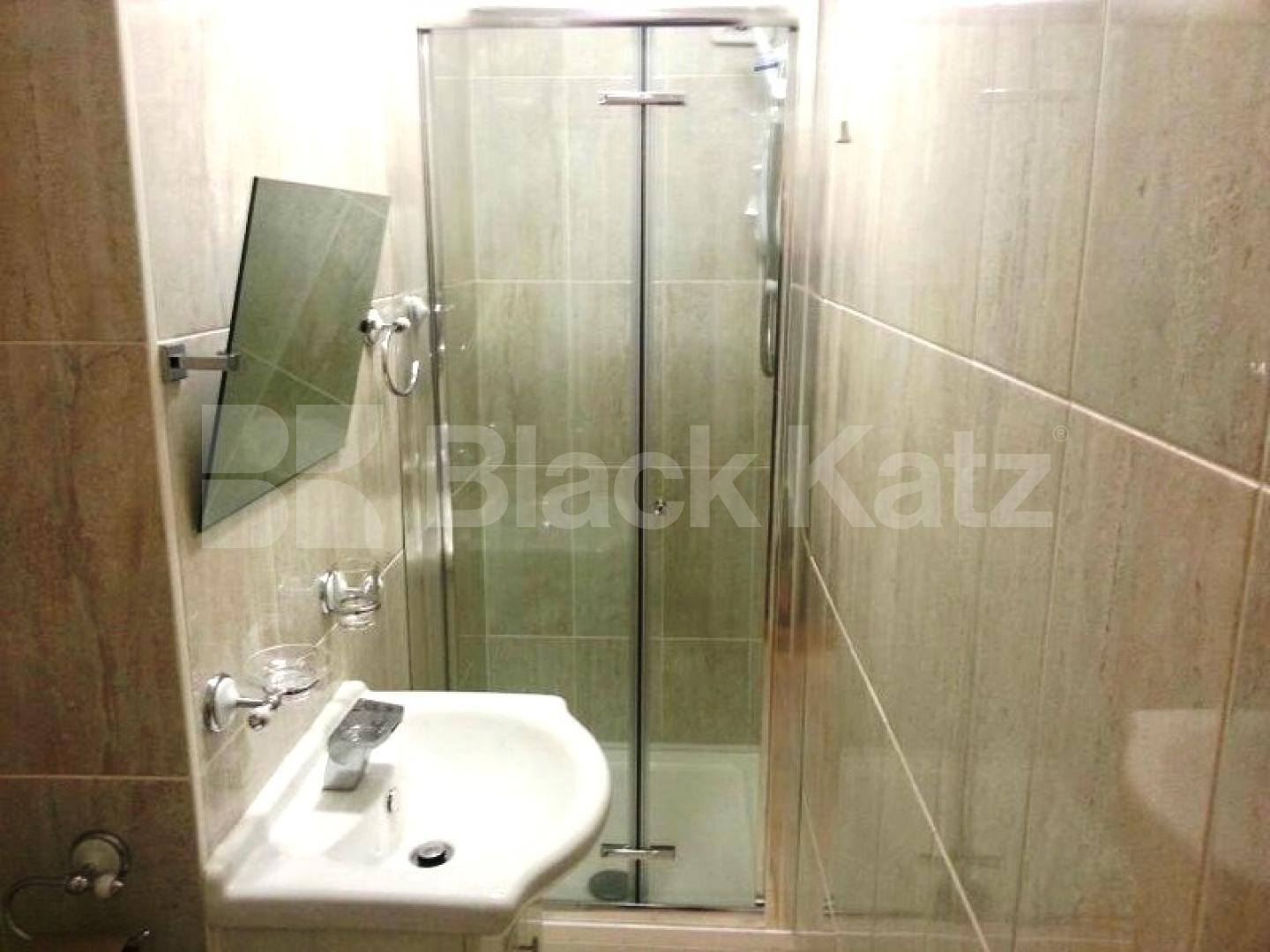 			NEW INSTRUCTION!, Studio Apartment, 1 bath, 1 reception Flat			 Maida Vale, MAIDA VALE