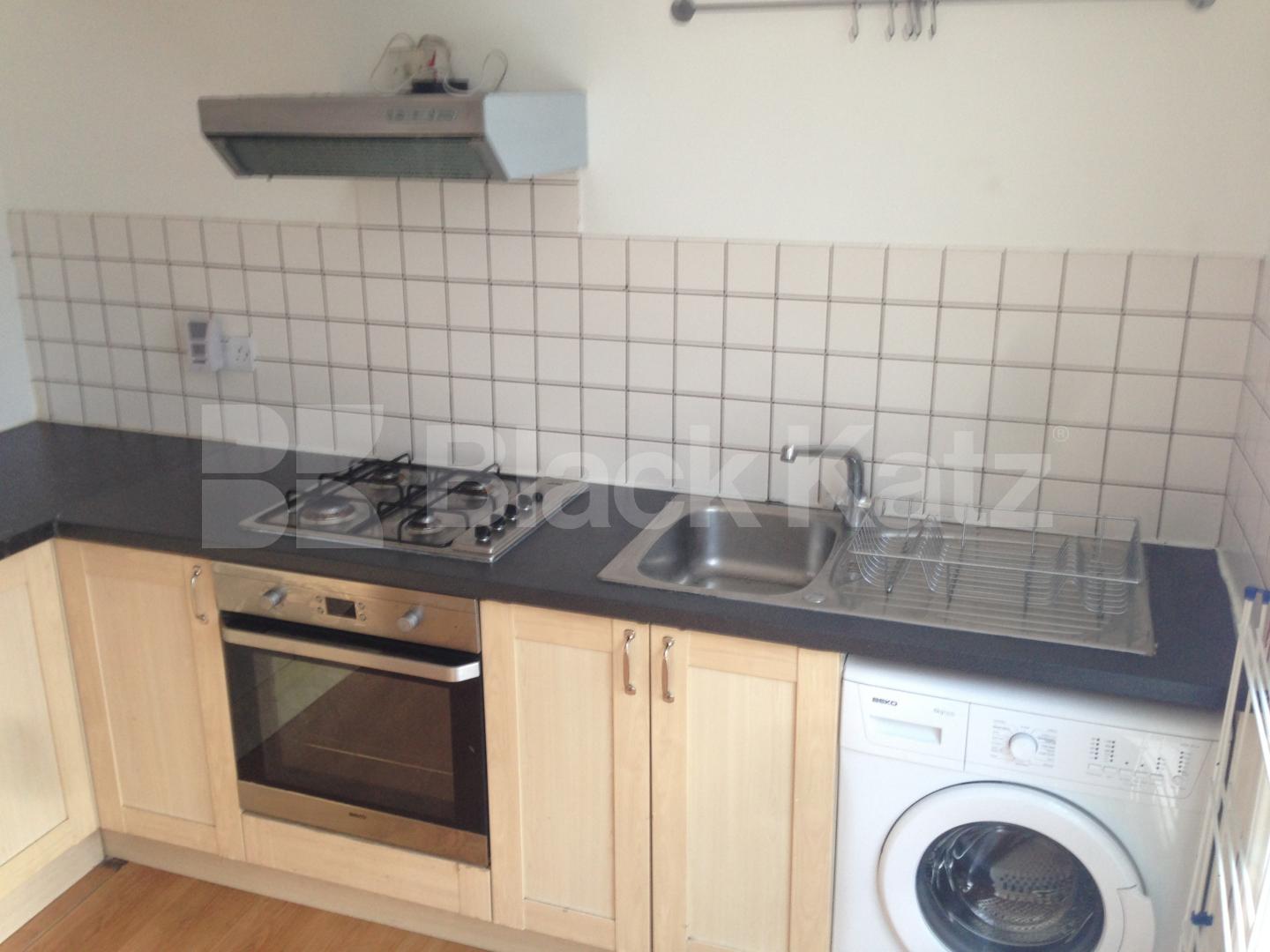 			NEW INSTRUCTION, 3 Bedroom, 1 bath, 1 reception Flat			 Wightman Road, FINSBURY PARK