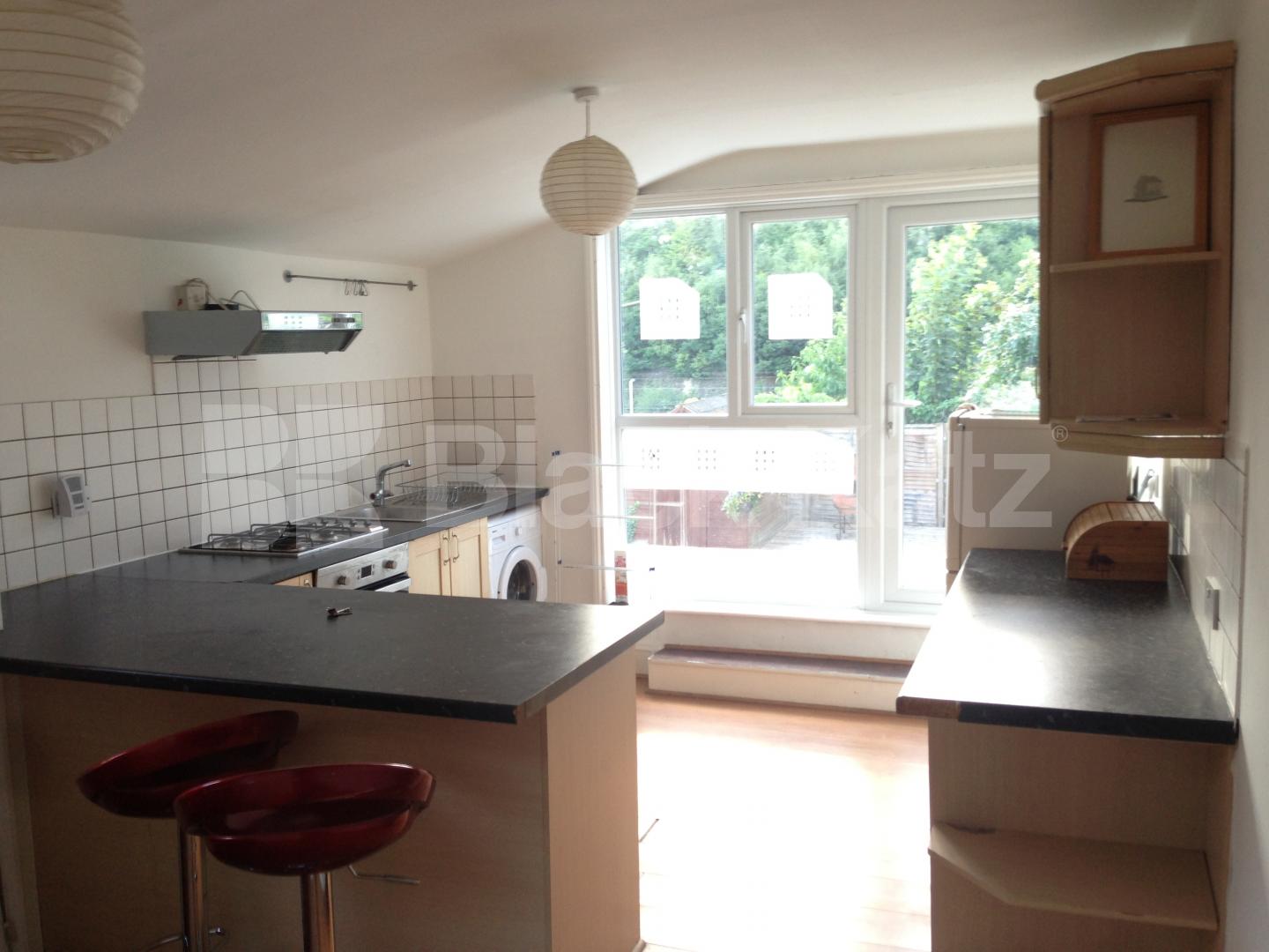 			NEW INSTRUCTION, 3 Bedroom, 1 bath, 1 reception Flat			 Wightman Road, FINSBURY PARK