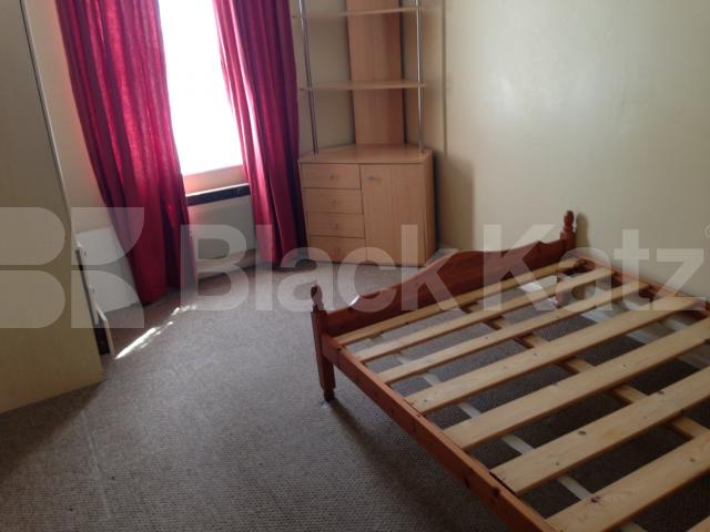 			4 Bedroom, 1 bath, 1 reception Flat			 Portland Road, Seven Sisters