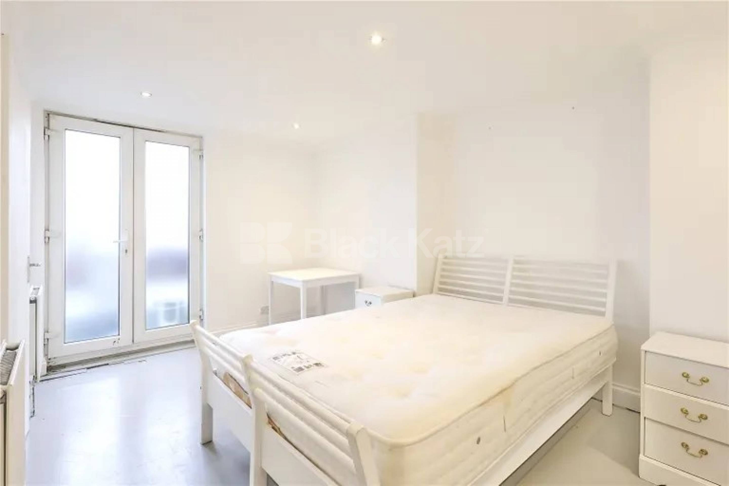 Spacious newly refurbished 3 double bedroom property with 2 bathrooms Hornsey Road, Archway N19