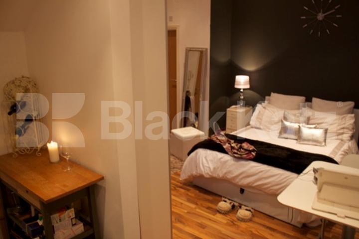 			All Bills Included !, Studio Apartment, 1 bath, 1 reception Studio			 Queens Avenue, Muswell Hill