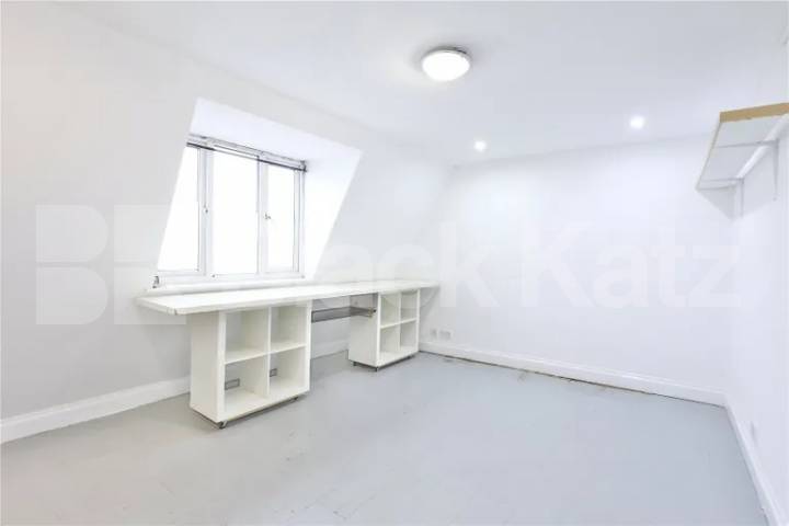 Spacious newly refurbished 3 double bedroom property with 2 bathrooms Hornsey Road, Archway