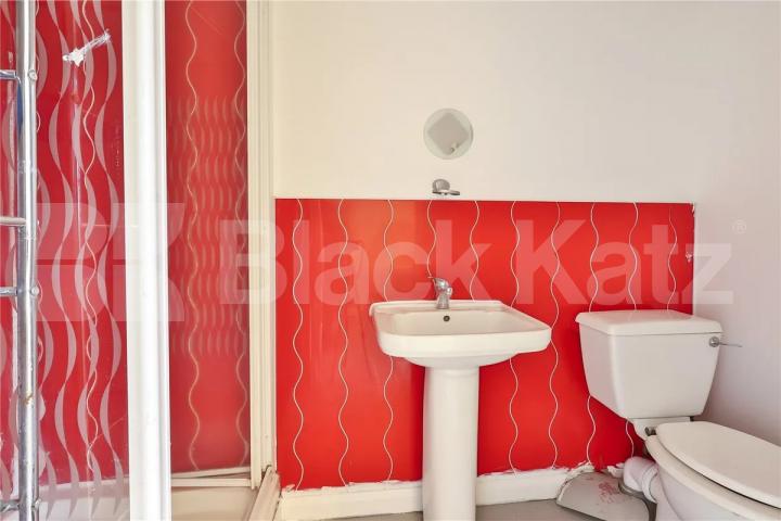 Spacious newly refurbished 3 double bedroom property with 2 bathrooms Hornsey Road, Archway