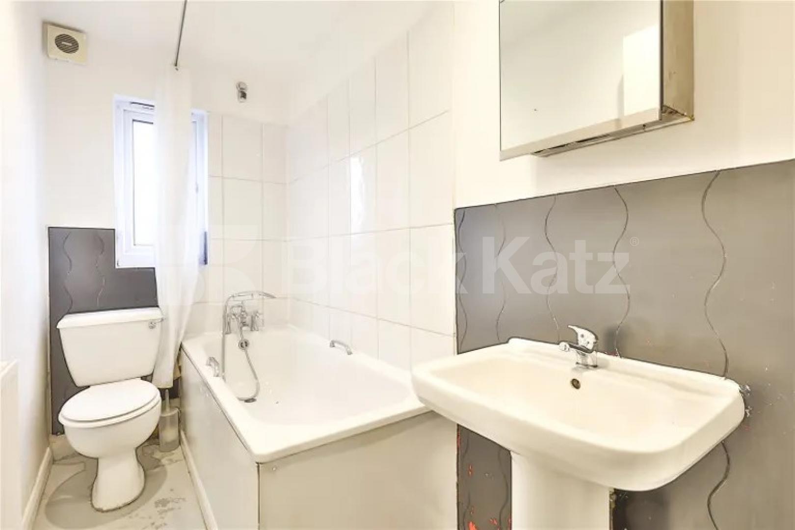 Spacious newly refurbished 3 double bedroom property with 2 bathrooms Hornsey Road, Archway