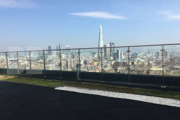 Stunning views, stylish & contemporary with balcony & roof terraces.  The Pioneer Building, Newington Causeway, Borough