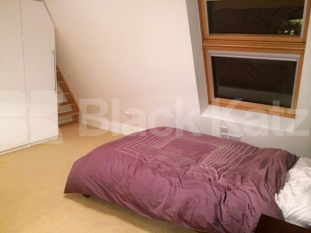 			2 Bedroom, 1 bath, 1 reception Apartment			 The Polygon, Clapham Common