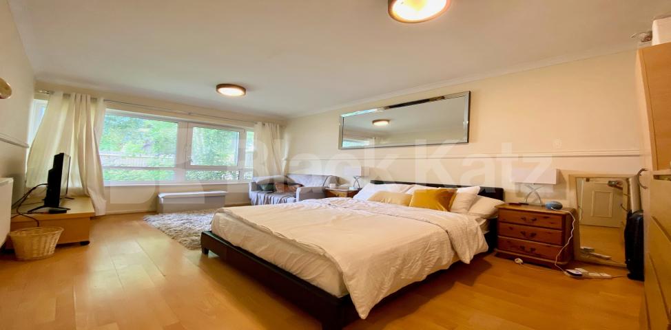 			4 Bedroom, 1 bath, 0 reception Apartment			 Potier Street, Borough / London Bridge