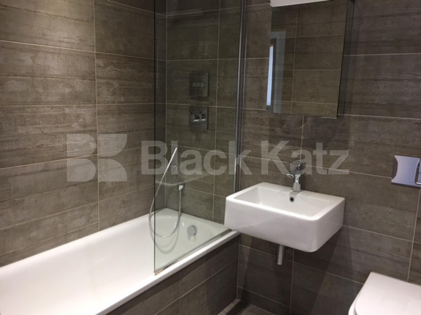 			LET, 3 Bedroom, 1 bath, 1 reception Apartment			 The Pioneer Building Newington Causeway, Borough