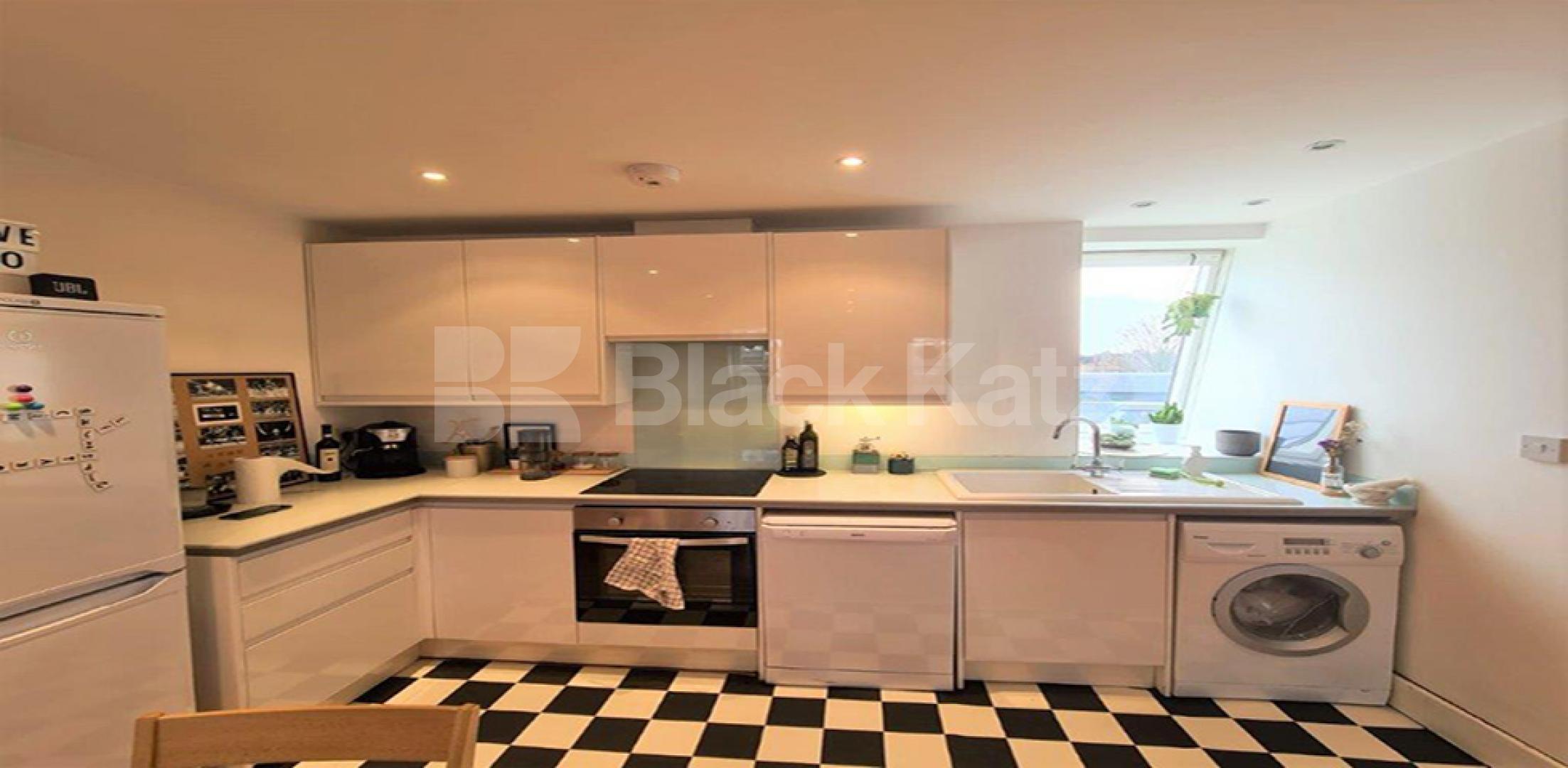 			1 Bedroom, 1 bath, 1 reception Flat			 Parkway, Camden