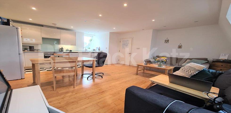 			1 Bedroom, 1 bath, 1 reception Flat			 Parkway, Camden