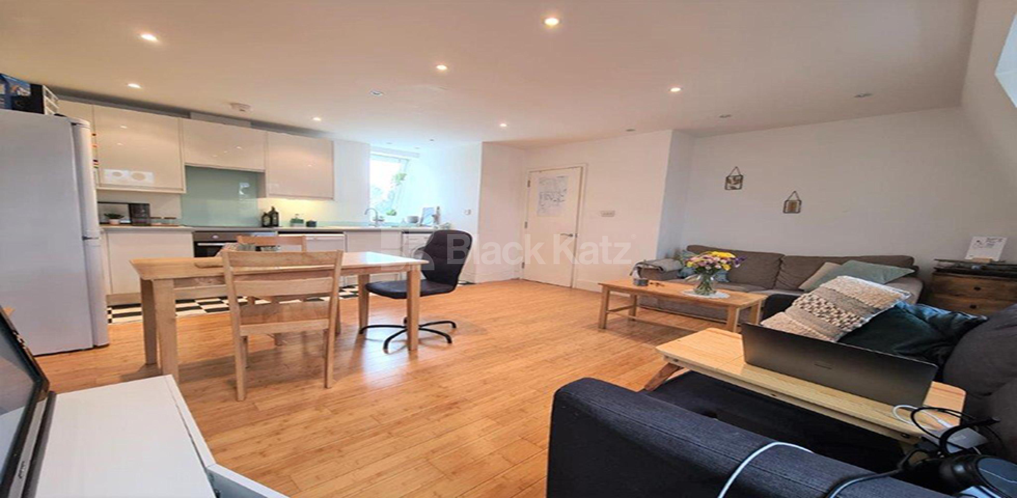 			1 Bedroom, 1 bath, 1 reception Flat			 Parkway, Camden NW1