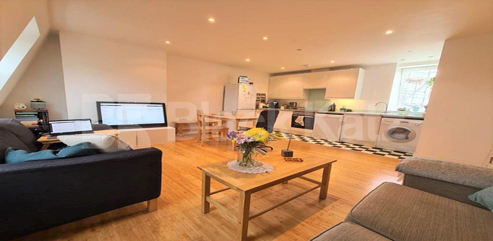 			1 Bedroom, 1 bath, 1 reception Flat			 Parkway, Camden