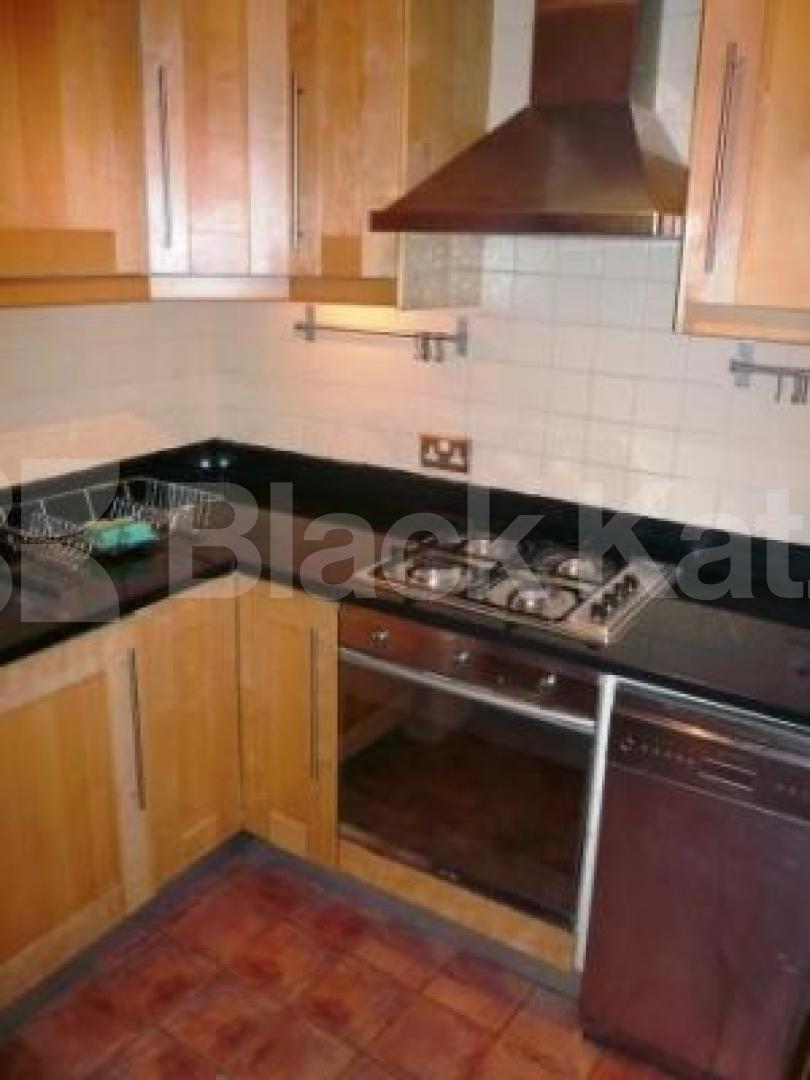 			LOCATION LOCATION LOCATION!!!, 2 Bedroom, 1 bath, 1 reception Flat			 Primrose Gardens, BELSIZE PARK