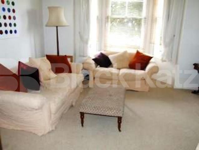 			4 Bedroom, 1 bath, 1 reception Terraced House			 Archway Road, HIGHGATE