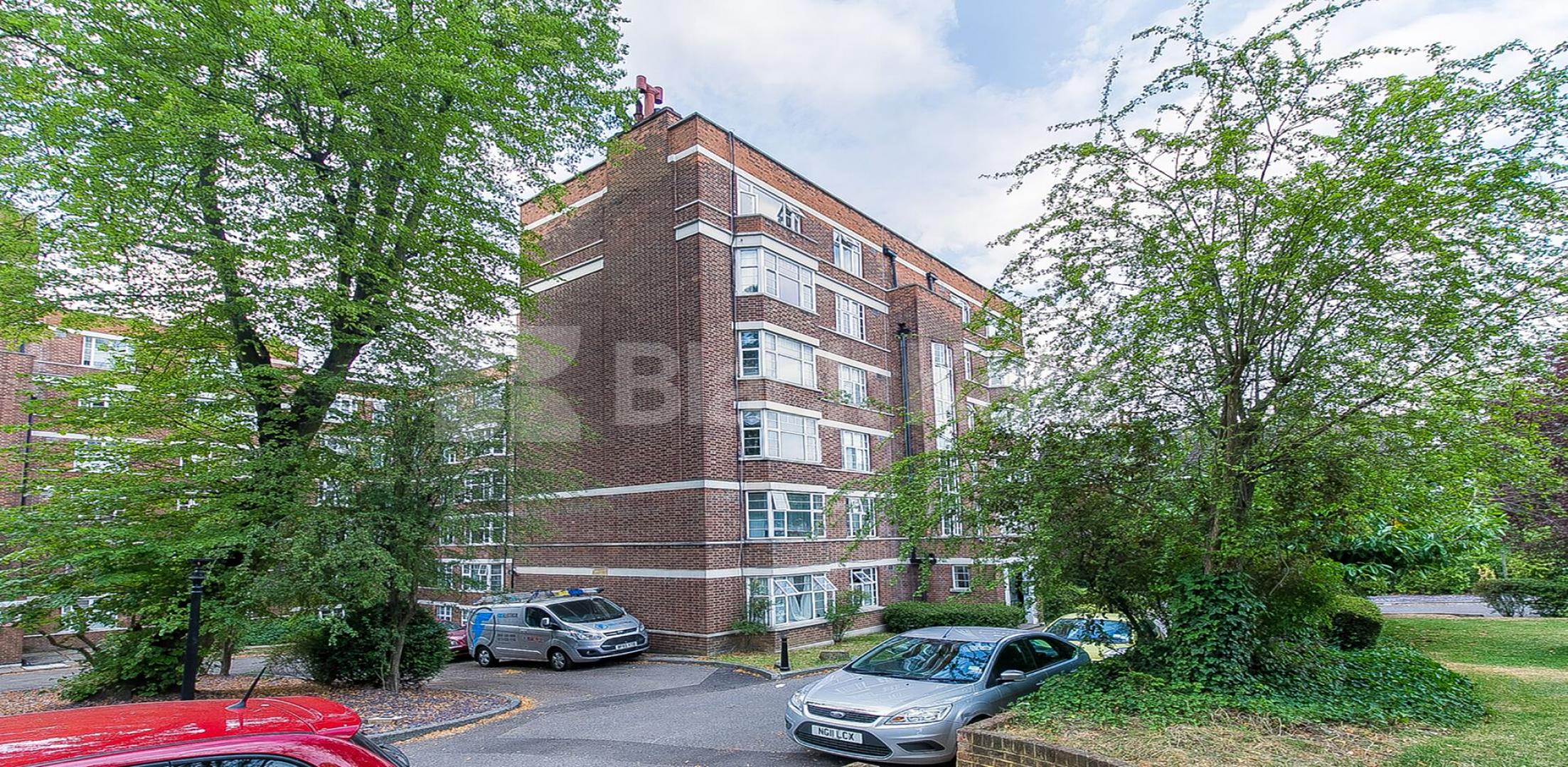			2 Bedroom, 1 bath, 1 reception Flat			 Barrington Court, MUSWELL HILL