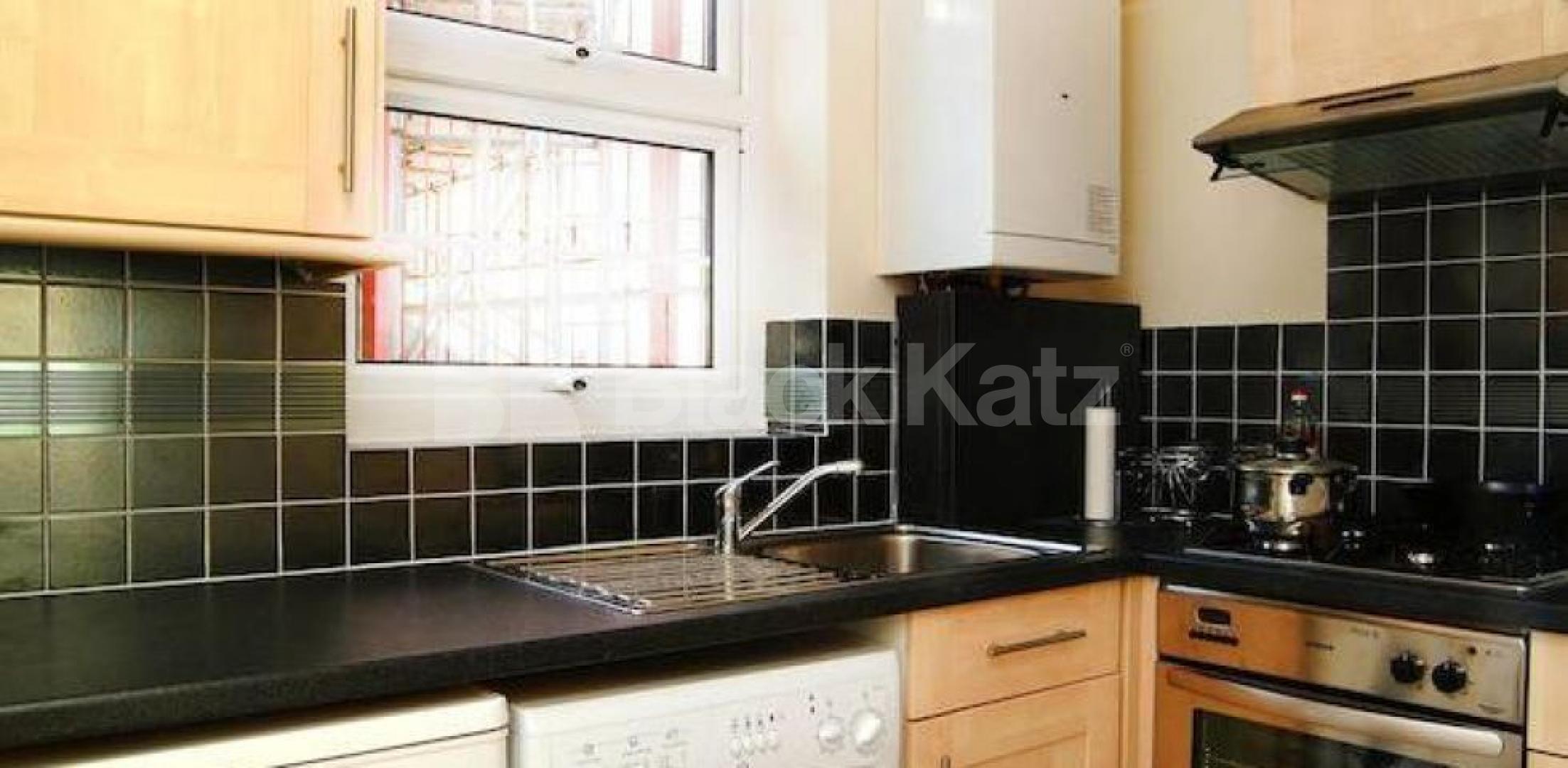 			NEW INSTRUCTION, Studio Apartment, 1 bath, 1 reception Flat			 Lorenzo Street, KING'S CROSS