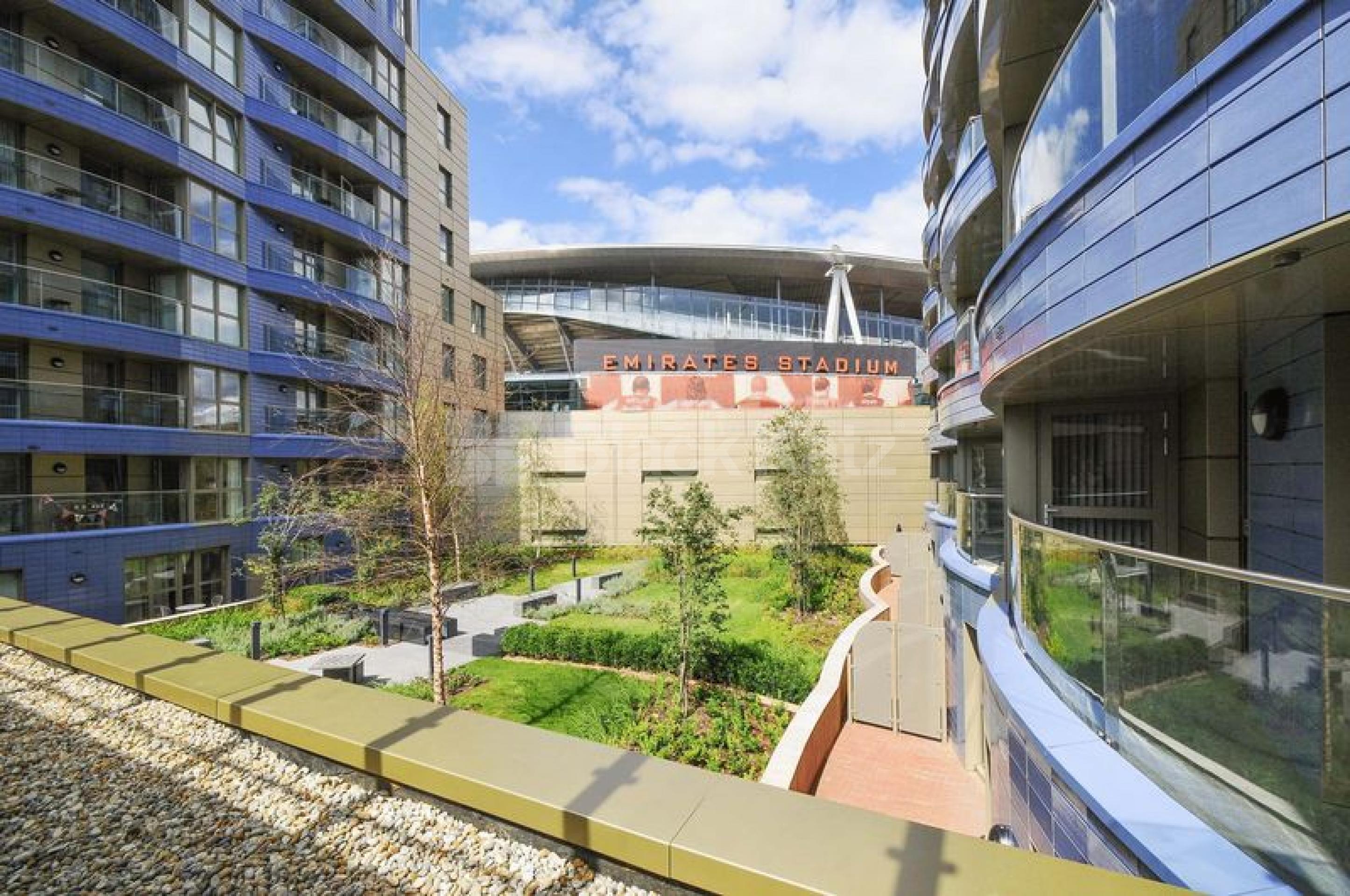 			NEW INSTRUCTION!, 1 Bedroom, 1 bath, 1 reception Flat			 Queensland Terrace, HOLLOWAY N7