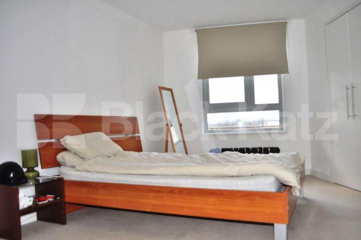 			NEW INSTRUCTION!, 2 Bedroom, 1 bath, 1 reception Flat			 Eden Grove, HOLLOWAY 