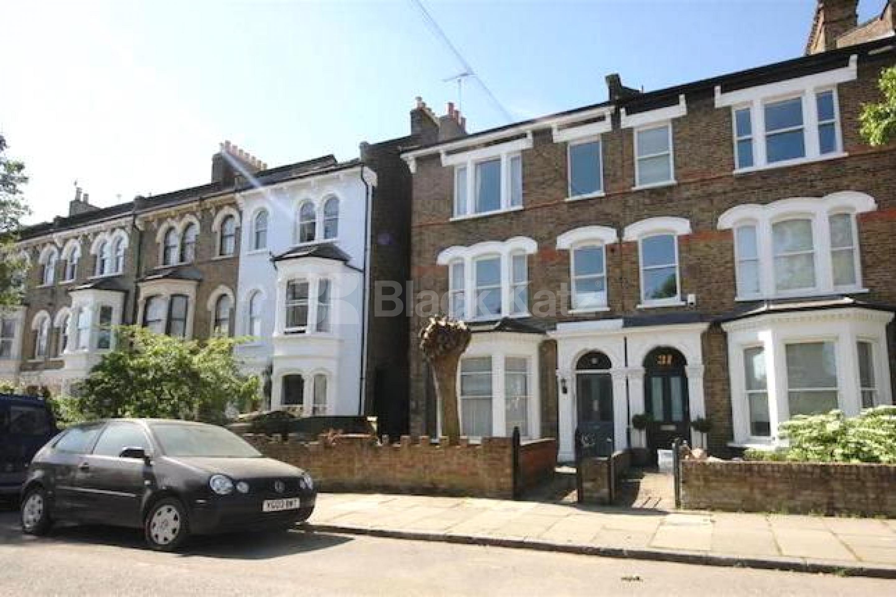 			NEW INSTRUCTION!, 2 Bedroom, 1 bath, 1 reception Flat			 Yerbury Road, TUFNELL PARK N19