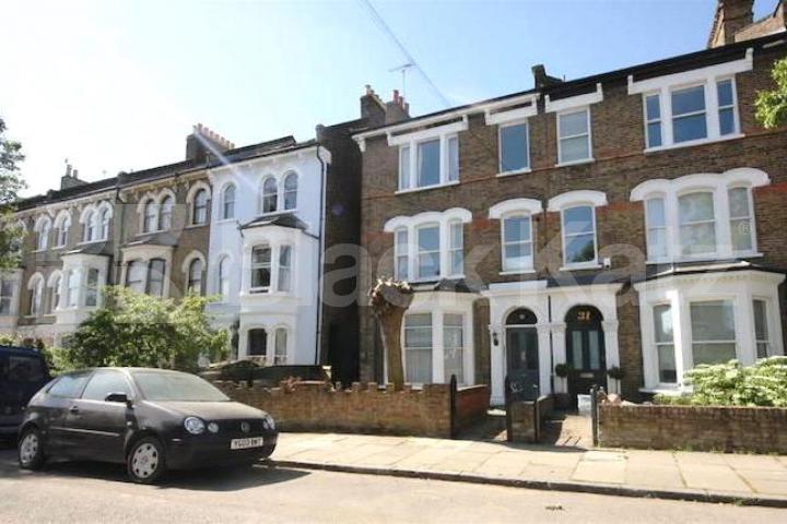 			NEW INSTRUCTION!, 2 Bedroom, 1 bath, 1 reception Flat			 Yerbury Road, TUFNELL PARK
