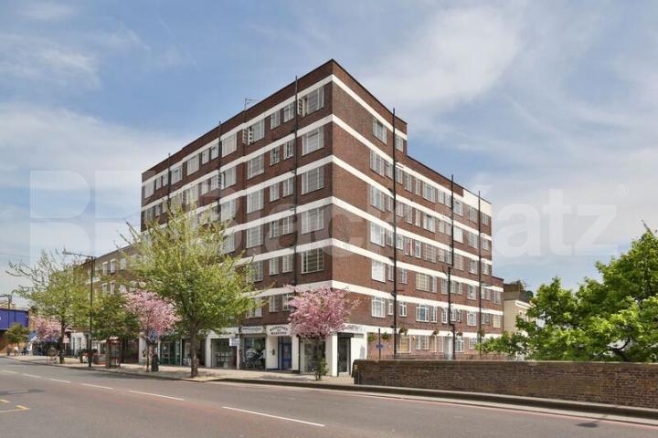 			MINS TO TUBE!, 1 Bedroom, 1 bath, 1 reception Flat			 Camden Road, CAMDEN