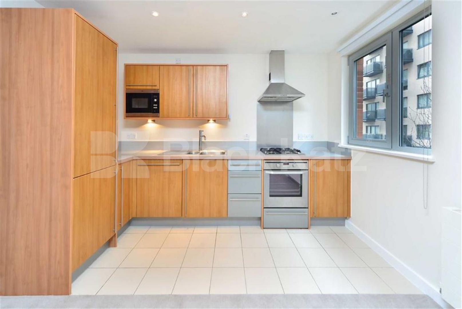 			NEW INSTRUCTION!, 2 Bedroom, 1 bath, 1 reception Flat			 Carrondade Court, Eden Grove, HOLLOWAY