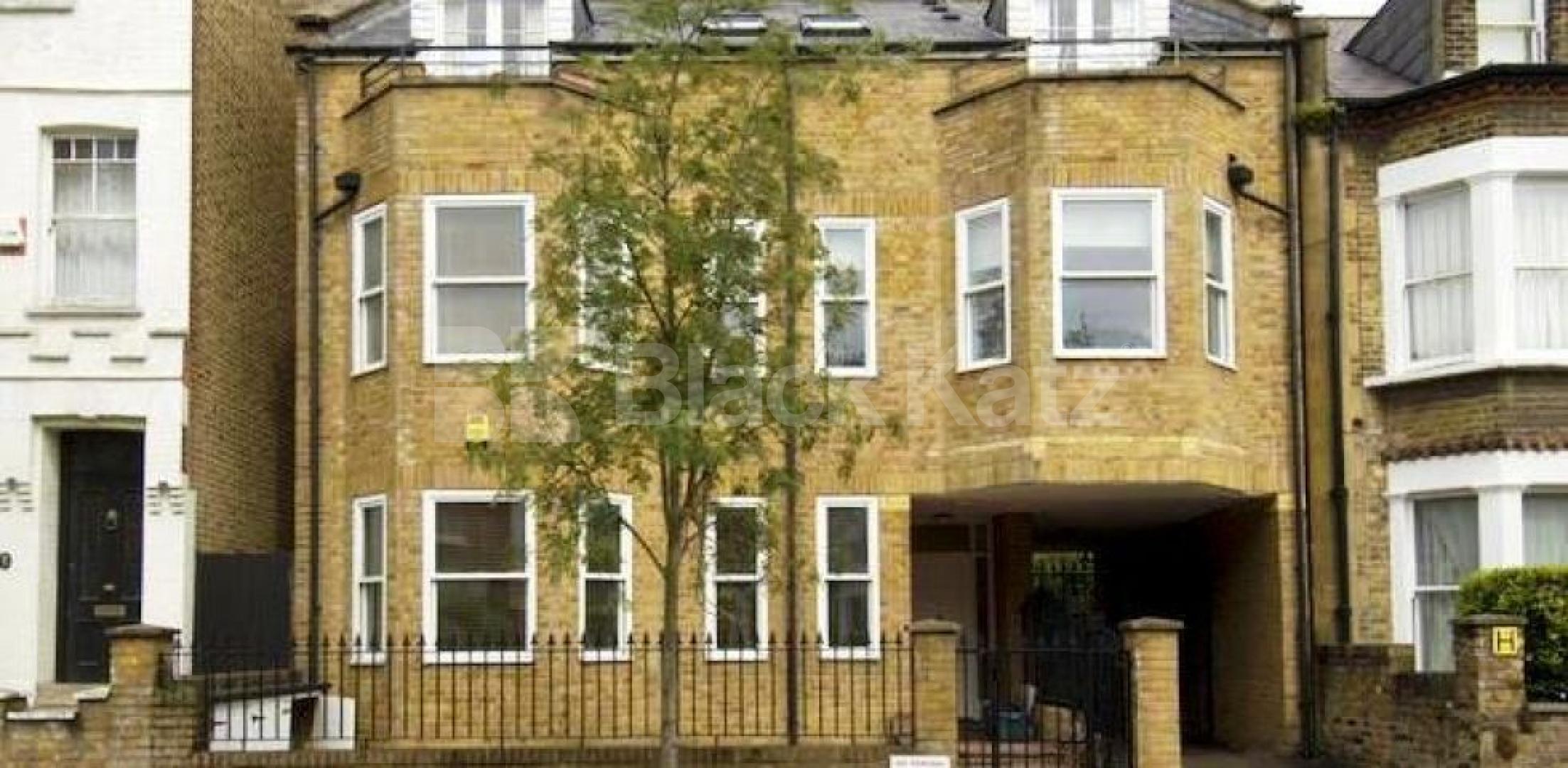 			AVAIL 1/2/17, 2 Bedroom, 1 bath, 1 reception Flat			 Dresden Road, WHITEHALL PARK