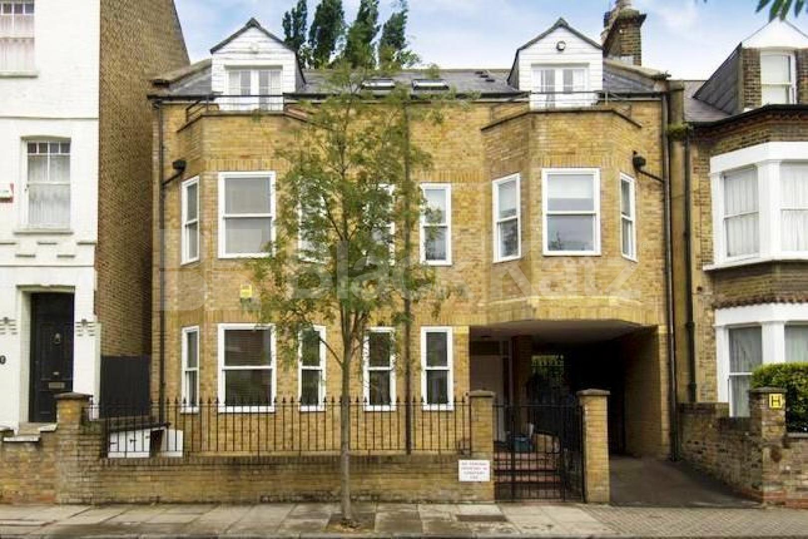 			2 Bedroom, 1 bath, 1 reception Flat			 Dresden Road, HIGHGATE-ARCHWAY-WHITEHALL PARK