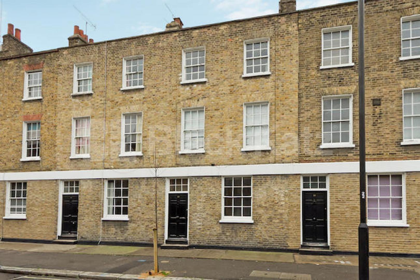 			NEW INSTRUCTION!, 4 Bedroom, 1 bath, 1 reception Flat			 Broadley Street, MARYLEBONE