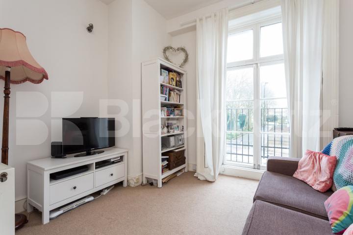 			NEW INSTRUCTION!, 1 Bedroom, 1 bath, 1 reception Flat			 Malden Road, KENTISH TOWN