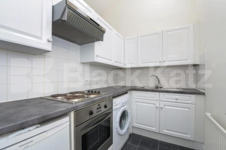 			2 Bedroom, 1 bath, 1 reception Flat			 Dresden Road, HIGHGATE-ARCHWAY-WHITEHALL PARK