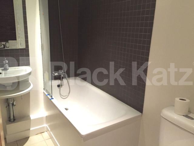 			NEW INSTRUCTION!, 2 Bedroom, 1 bath, 1 reception Flat			 Tollington Road, HOLLOWAY