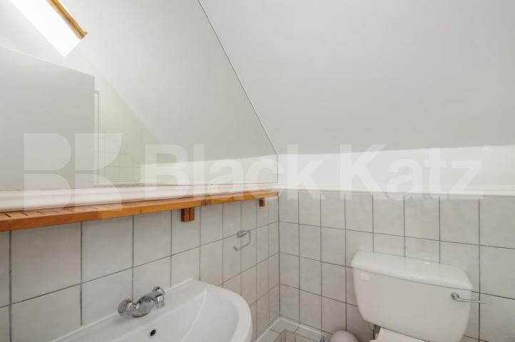 			2 Bedroom, 1 bath, 1 reception Flat			 Dresden Road, HIGHGATE-ARCHWAY-WHITEHALL PARK